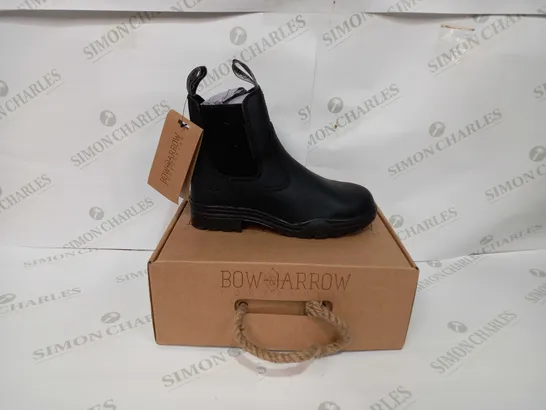 BOW & ARROW EQUESTION HARD ROCK STEEL TOE BOOTS - UK 5 