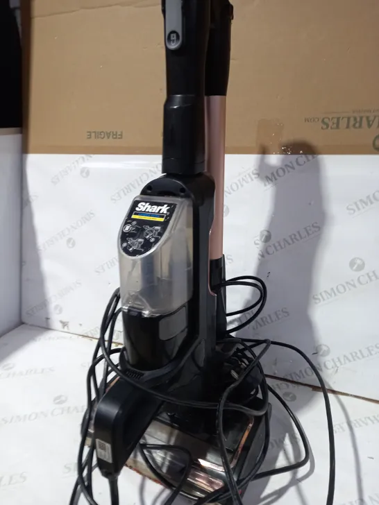 SHARK CORDED STICK VACUUM HZ500UKT