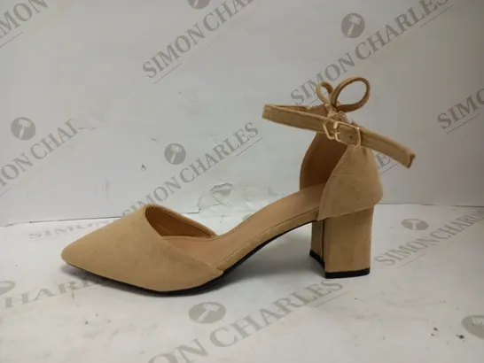 DESIGNER SUEDE STYLE HEELS UK SIZE 6