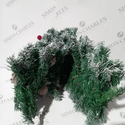 BOXED FESTIVE TREE DECORATION WITH SNOW EFFECT