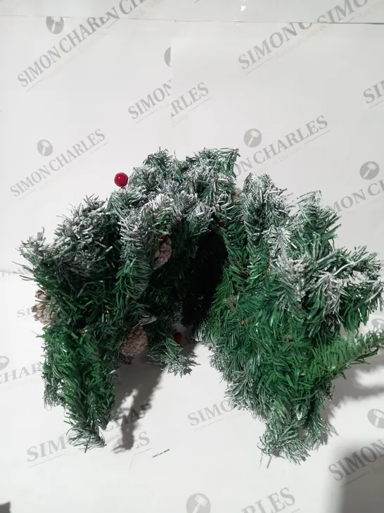 BOXED FESTIVE TREE DECORATION WITH SNOW EFFECT