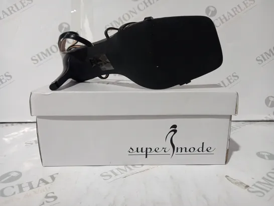 BOXED PAIR OF SUPER MODE OPEN TOE STRAPPY HEELED SANDALS IN BLACK EU SIZE 39