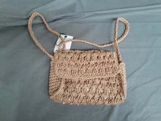 PULL & BEAR RAFFIA-STYLE CROSSBODY BAG IN BEIGE