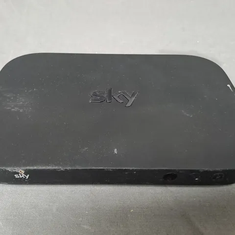 SKY EM150 Q MINI BOX