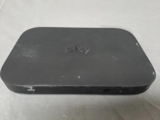 SKY EM150 Q MINI BOX