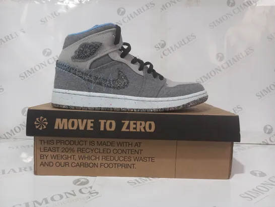 BOXED PAIR OF NIKE AIR JORDAN SHOES IN DENIM COLOUR UK SIZE 8