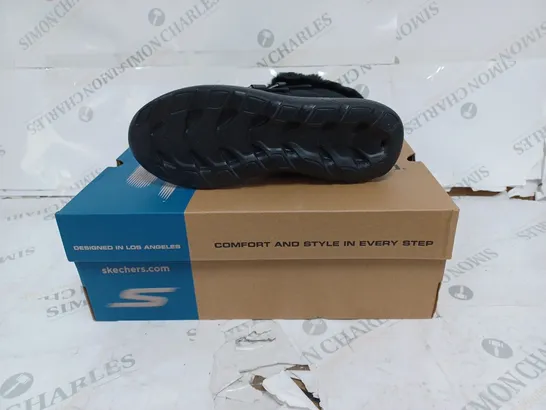 BOXED SKECHERS BLACK ON THE GO WINTER FLING BOOT- SIZE 5 