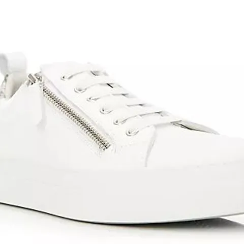 RUTH LANGSFORD TRAINER WITH ZIP DETAIL SILVER SIZE 5