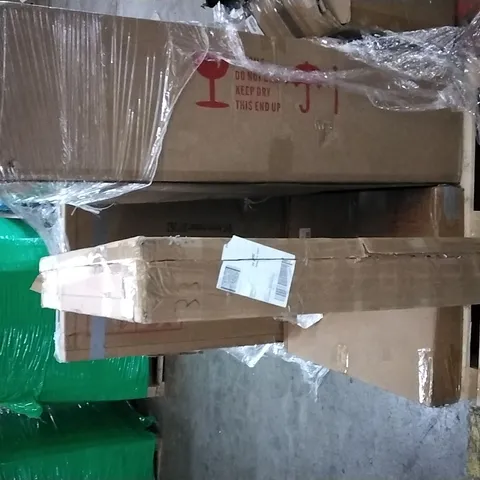 PALLET OF ASSORTED ITEMS INCLUDING CHRISTMAS TREE AND CHANDELIER 