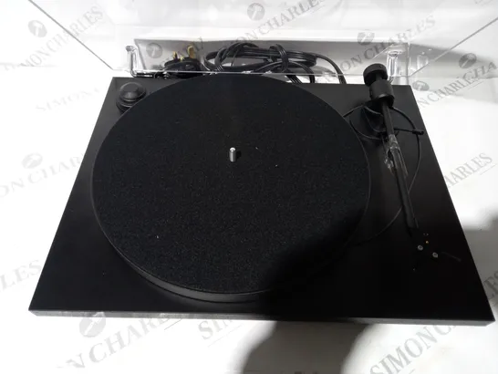 PRO-JECT PRIMARY-E BLACK TURNTABLE