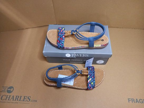 BOXED PAIR OF PAVERS WOMENS SANDALS - SIZE 7