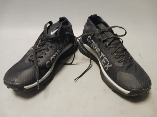 PAIR OF NIKE REACT TRAIL SHOES IN BLACK UK SIZE 7