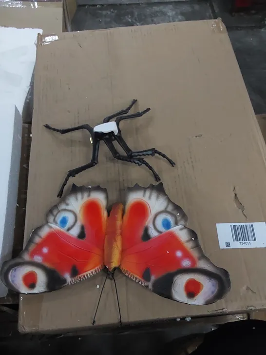 BOXED BUTTERFLY WALL DECORATION