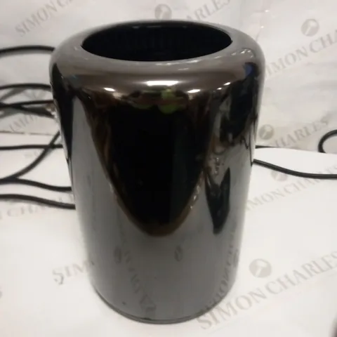 APPLE MAC PRO 6.1 A1481 DESKTOP COMPUTER