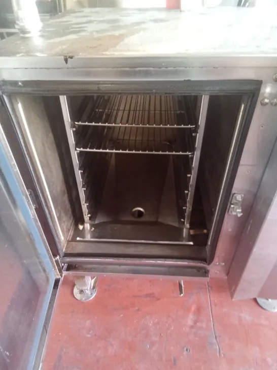 COMMERCIAL SINGLE UNDERCOUNTER OVEN 