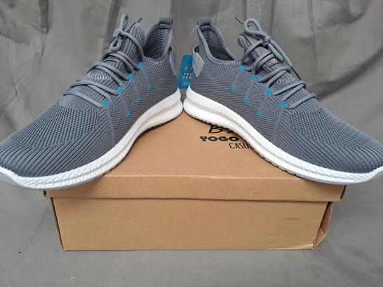 BOXED PAIR OF BXT YOGO FOAM CASUALS KNIT SHOES IN GREY SIZE 11