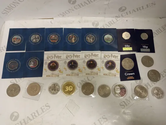 LOT OF APPROXIMATELY 25 COLLECTIBLE COINS & TOKENS