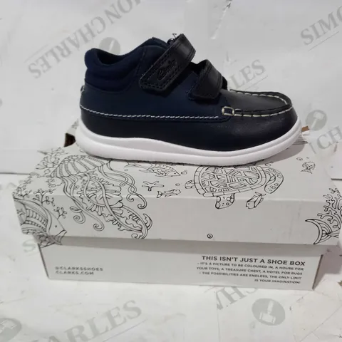 BOXED PAIR OF CLARKS CHILDREN'S VELCRO STRAP SHOES IN NAVY UK SIZE 9