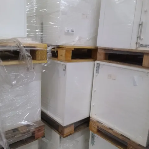 3 PALLETS OF ASSORTED WHITE PAINTED FURNITURE