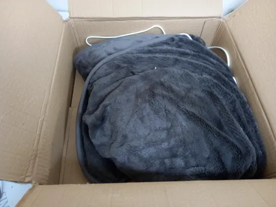 BOXED COZEE HOME VELVETSOFT HEATED THROW IN CHARCOAL