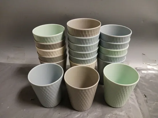 APPROXIMATELY 18 10x8cm CUPS IN VARIOUS COLOURS