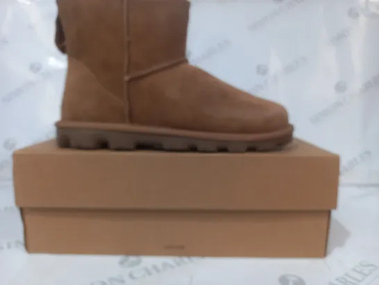 BOXED PAIR OF UGG ESSENTIAL MINI SHOES IN TAN UK SIZE 6