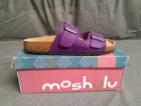 BOXED PAIR OF MOSHULU BAVRIA WAXY ROYAL PURPLE SANDALS SIZE UK 6.5