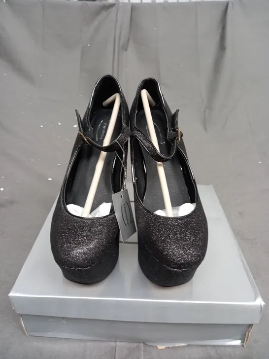 BOX OF APPROXIMATELY 10 BOXED BLACK GLITTER HIGH HEEL SHOES IN VARIOUS SIZES