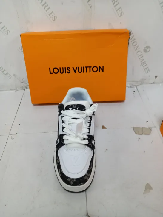 BOXED PAIR OF LOUIS VUITTON SIZE 43 BLACK/WHITE CHUNKY TRAINERS 