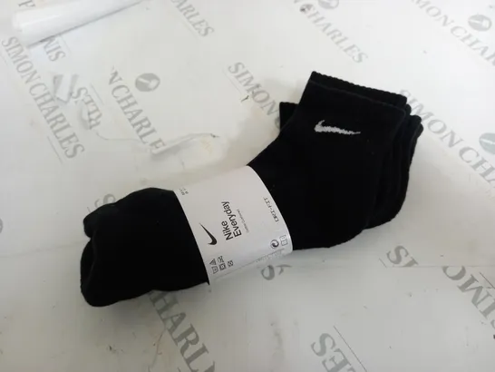 NIKE EVERYDAY DRI-FIT SOCKS IN BLACK - UK 8-11 - 3 PAIRS