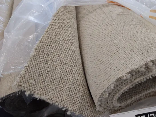 ROLL OF QUALITY SISAL WEAVE STYLE BARLEY CARPET - APPROXIMATELY 3.6 x 4M