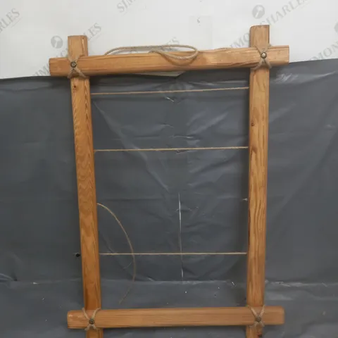 HANGING STRING PICTURE FRAME - COLLECTION ONLY 