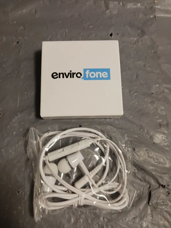 BOX OR APPROX. 500 STEREO EARPHONES WITH MIC IN WHITE  