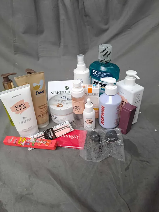 APPROXIMATELY 20 ASSORTED COSMETIC PRODUCTS TO INCLUDE GEORGIEMANE SCALP SCRUB, NURSEN HAND WASH, MADE BY MITCHELL EYELINER PENCIL ETC