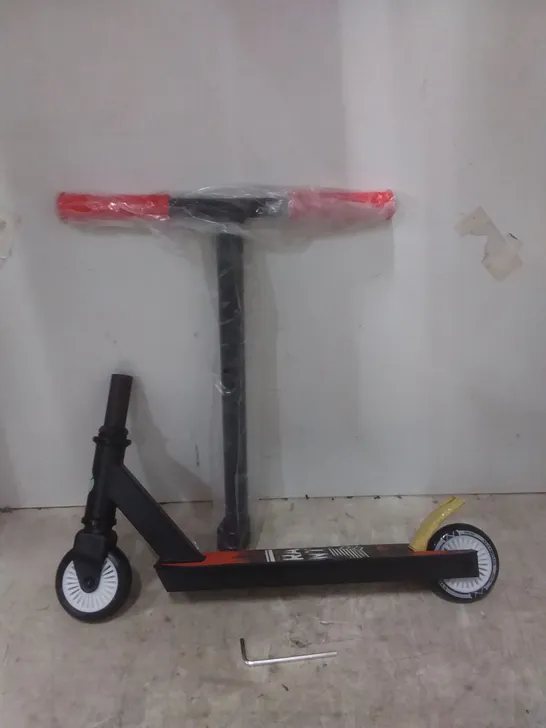 BOXED STUNTED RANT STUNT SCOOTER  RRP £45