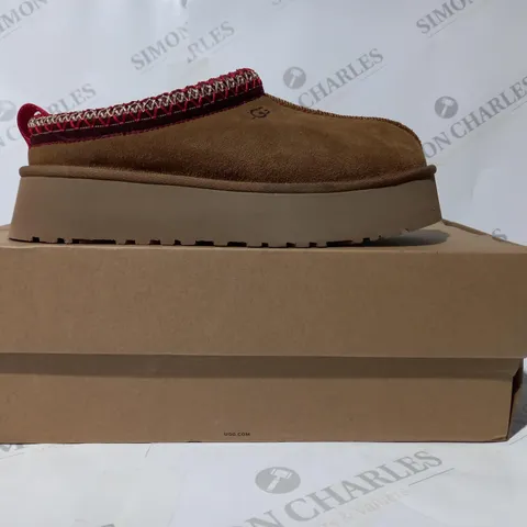 BOXED PAIR OF UGG PLATFORM SLIP-ON SHOES IN BROWN UK SIZE 6