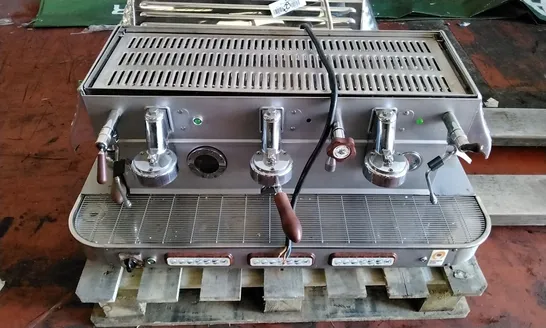 ELEKTRA BARLUME 3 GROUP COFFEE MACHINE