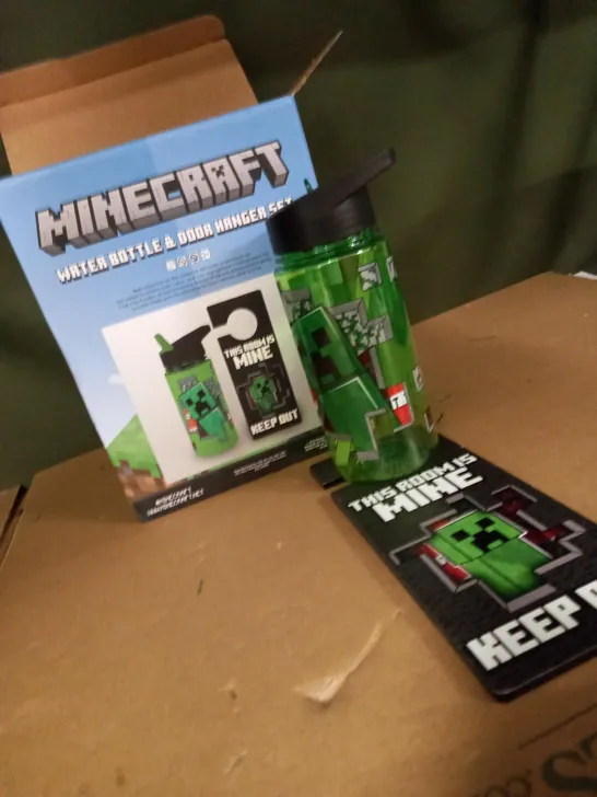 MINECRAFT BOTTLE & DOOR HANGER SET 