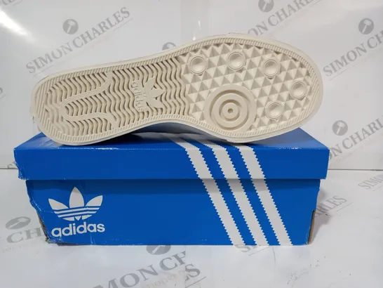 BOXED PAIR OF ADIDAS NIZZA SLIP-ON SHOES IN CREAM UK SIZE 6