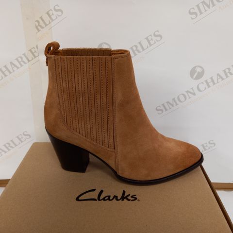 BOXED PAIR OF CLARKS LADIES BOOTS - BROWN SIZE 6