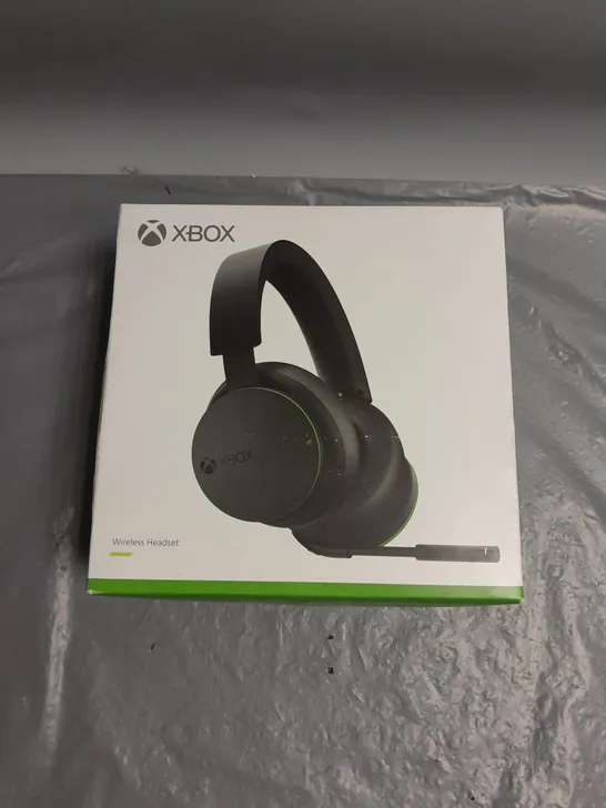 BOXED XBOX WIRELESS HEADSET IN BLACK