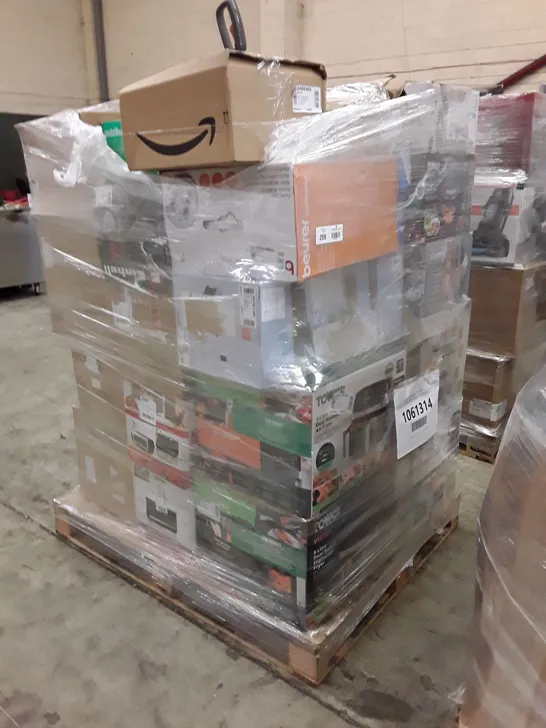 PALLET OF APPROXIMATELY 40 UNPROCESSED RAW RETURN HOUSEHOLD AND ELECTRICAL GOODS TO INCLUDE;