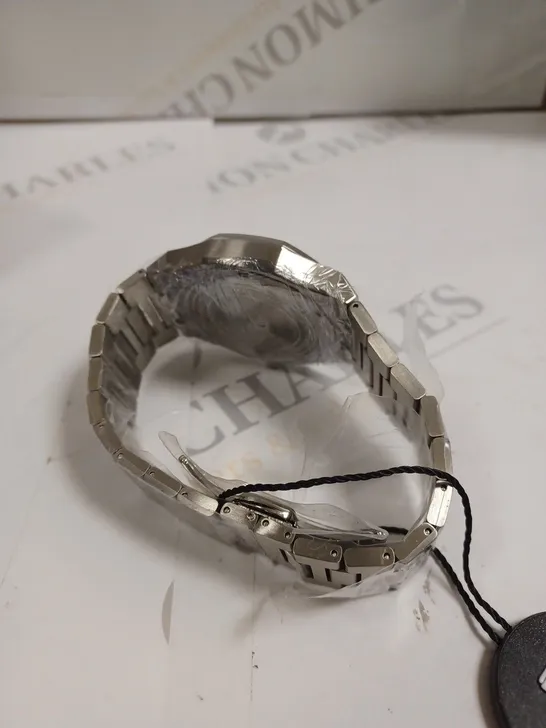 CASE & STRAP 5ATM WATER RESISTANT 4585406Simon Charles Auctioneers