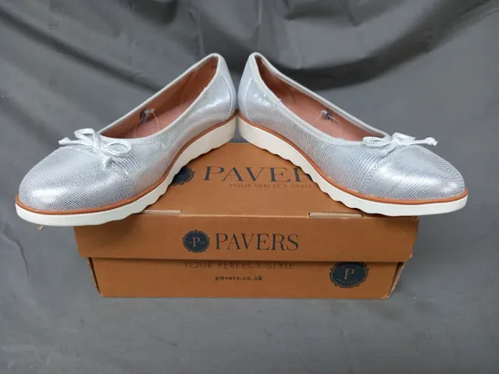 BOXED PAIR OF PAVERS SLIP-ON SHOES IN METALLIC SILVER SIZE 7