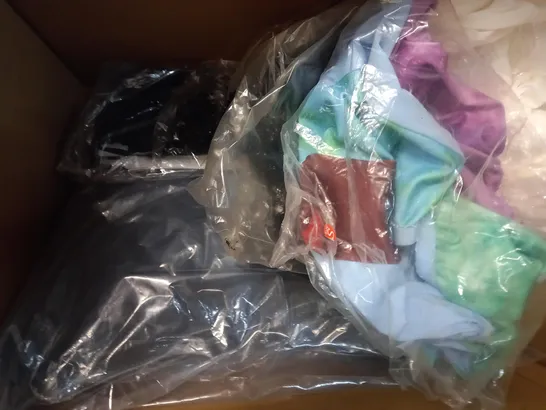 BOX OF APPROXIMATELY 10 ASSORTED CLOTHING AND FASHION ITEMS OF VARIOUS COLOURS AND STYLES TO INCLUDE ROSY DAYS, COS, ETC