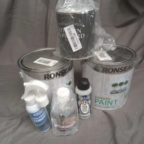 APPROXIMATELY 6 ASSORTED LIQUID ITEMS TO INCLUDE - RONSEAL GARDEN PAINT - OUHOE IRON POWDER REMOVER - RUSTOLEUM KITCHEN CUPBOARD PAINT - ETC - COLLECTION ONLY