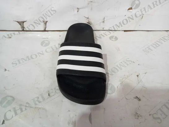 BOXED PAIR OF ADIDAS OPEN TOE SLIDERS IN BLACK/WHITE SIZE UNSPECIFIED