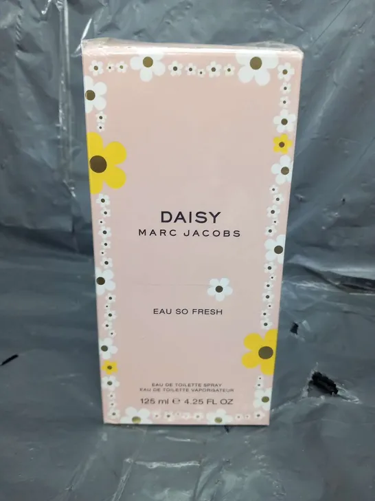 BOXED AND SEALED MARC JACOBS "DAISY" EAU DE TOILETTE SPRAY 125ML