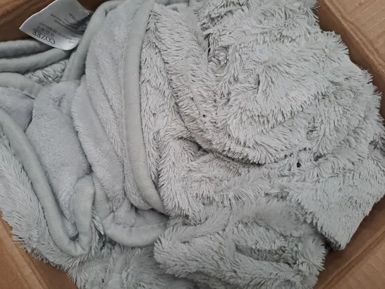 BOXED COZEE HOME VELVETSOFT HEATED THROW IN LIGHT GREY