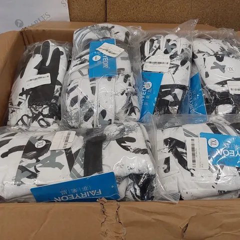 BOX OF APPROXIMATELY 18X PAIRS OF BRAND NEW FAIRYEON DARTHVADER SKI/SNOWBOARD WINTER GLOVES - SIZES VARY, MAINLY SIZES: L AND XL (1 BOX)